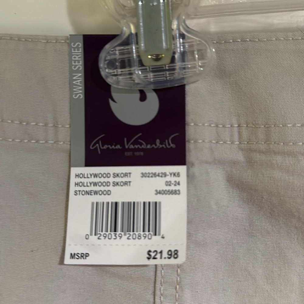 Gloria Vanderbilt Beige Cargo Skort - Picture 3 of 3